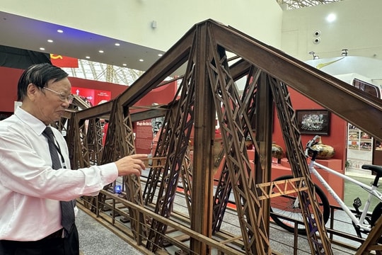 Ấn tượng gian trưng bày tinh hoa làng nghề Hà Nội