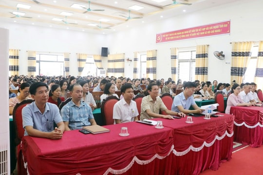 Xã Trần Phú: Bồi dưỡng chính trị hè cho giáo viên