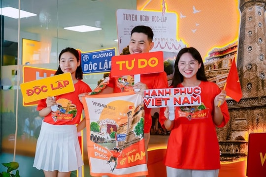 Hà Nội rạng rỡ sau mưa, photobooth SHB thành “tọa độ yêu nước” ngày Quốc khánh