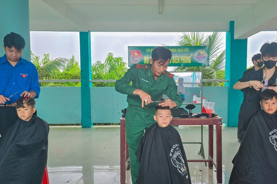 Mô hình “Tay kéo Biên phòng” – Gắn kết tình quân dân nơi biên giới 