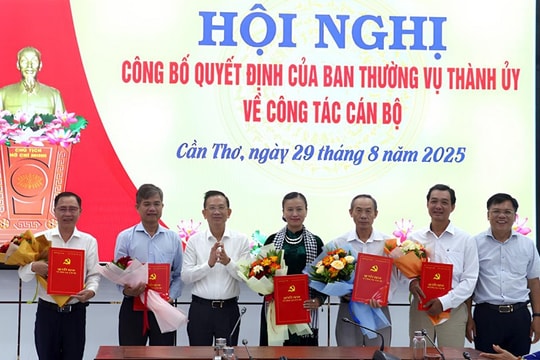 Nhiều cán bộ lãnh đạo tại Cần Thơ nghỉ hưu trước tuổi