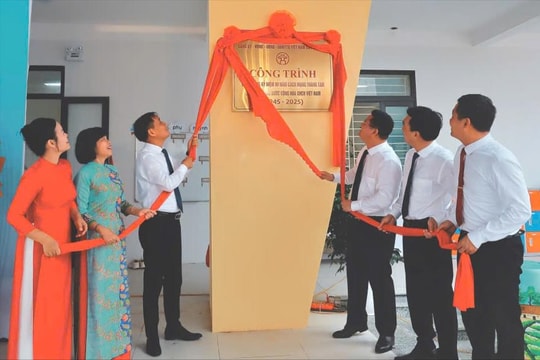 Xã Phúc Lộc gắn biển công trình Trường Mầm non Vân Hà