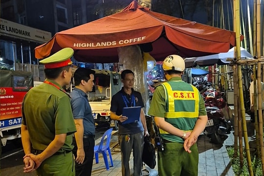 Phường Ba Đình xử phạt 4 điểm trông giữ phương tiện trái phép