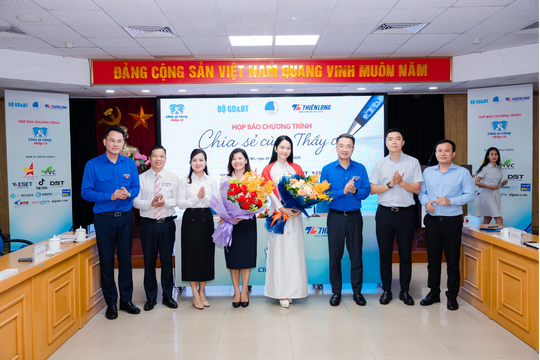 TikToker Lê Bống: Từ nét mực Thiên Long đến Chia sẻ cùng thầy cô