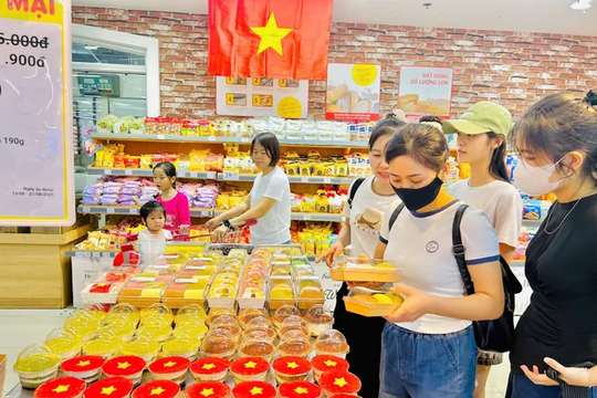 Siêu thị tăng thời gian mở cửa, nhiều khuyến mại mừng Quốc khánh 2/9