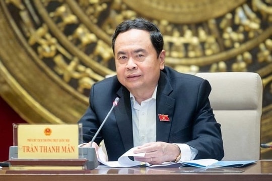 Chủ tịch Quốc hội ký ban hành Nghị quyết bổ sung chi ngân sách tặng quà Nhân dân