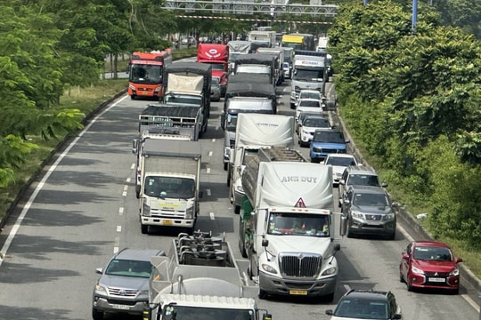 TP.HCM: Tăng cường xe buýt và metro phục vụ người dân dịp Lễ 2/9