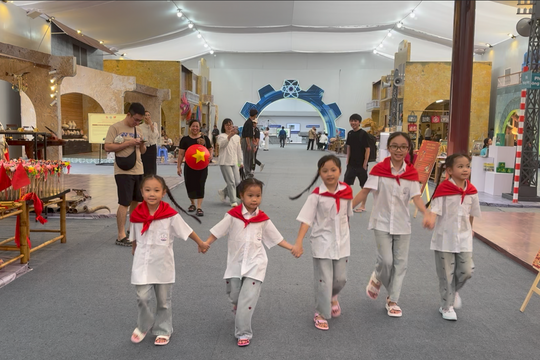 Đặc sắc không gian làng nghề Hà Nội tại Triển lãm thành tựu đất nước 80 năm