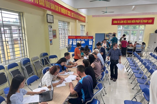 Các phường Vĩnh Hưng, Hoàng Liệt, Tương Mai tặng quà Quốc khánh 2-9 khoa học, thuận tiện cho nhân dân