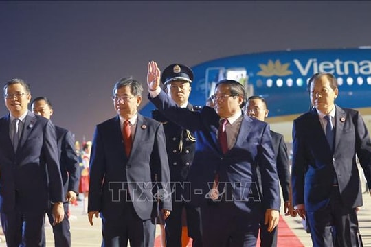 Thủ tướng tới Thiên Tân, bắt đầu chuyến công tác dự Hội nghị thượng đỉnh Tổ chức Hợp tác Thượng Hải