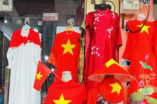 Sôi động thị trường hàng hóa chào mừng Quốc khánh 2/9