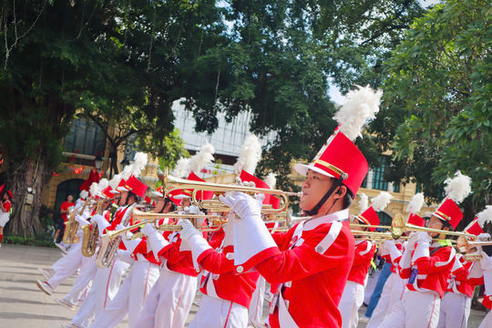 Đoàn nhạc kèn học sinh Trường THCS Võ Thành Trang biểu diễn tại Hà Nội nhân dịp Quốc khánh 2/9