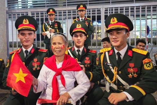 Khi triệu con tim cùng chung màu cờ đỏ