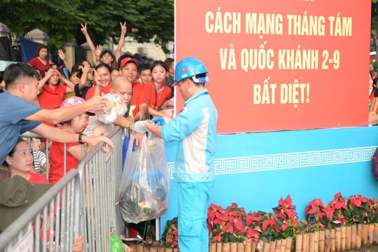 Giữ sạch phố phường phục vụ A80