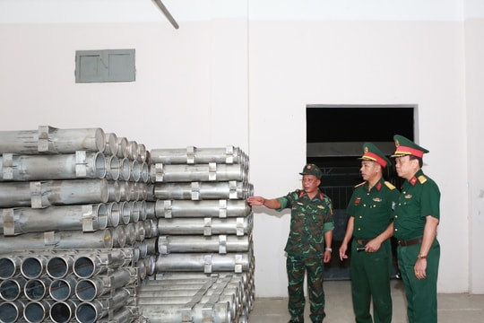 Bộ Tư lệnh Thủ đô Hà Nội vận chuyển súng pháo hoa phục vụ nhân dân đón Tết Độc lập