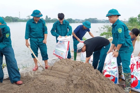 Xã Phú Nghĩa: Huy động lực lượng ứng cứu, bảo vệ an toàn đê