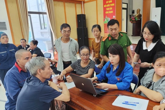 Bạn trẻ chung tay mang quà Tết Độc lập đến từng người dân