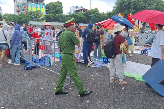 Trung tướng Nguyễn Thanh Tùng: "Tuyệt đối không để xảy ra tình trạng giữ chỗ, chiếm chỗ gây bức xúc trong nhân dân"