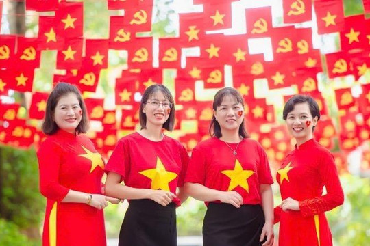 Phường Đông Ngạc rộn ràng sắc đỏ chào mừng Quốc khánh 2/9