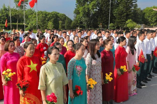 Vẻ đẹp của các nữ quân nhân phòng không – không quân trong Lễ diễu binh, diễu hành A80
