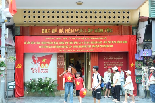 Nhiều điểm du lịch Hà Nội tiếp tục hút khách trong ngày nghỉ lễ cuối cùng dịp Quốc khánh 2-9
