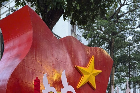 Kiều bào trẻ trào dâng cảm xúc biết ơn, tự hào