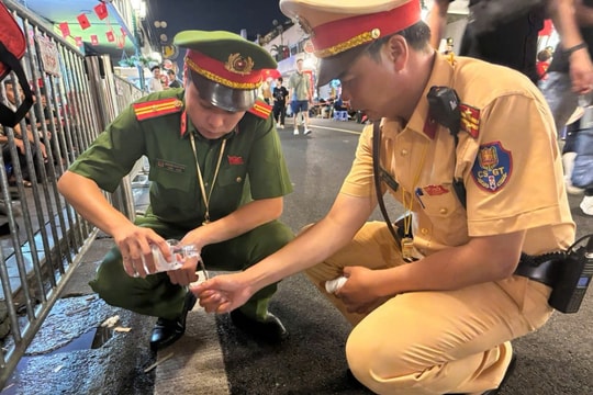 Kịp thời cứu một phụ nữ lên cơn co giật tại khu vực chờ xem diễu binh