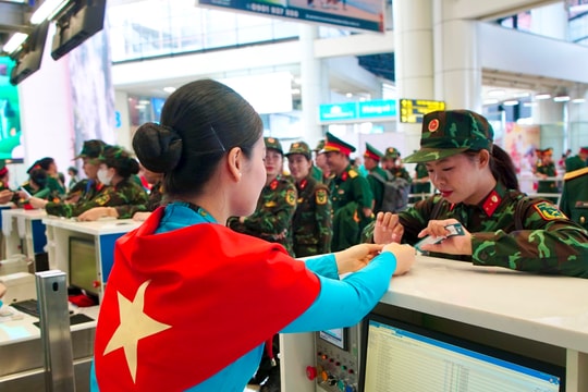 Vietnam Airlines đưa hơn 360 chiến sĩ hoàn thành nhiệm vụ A80 trở về