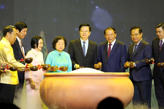 TP Hồ Chí Minh khai mạc "Đêm Việt Nam", tôn vinh dòng chảy tinh hoa văn hóa