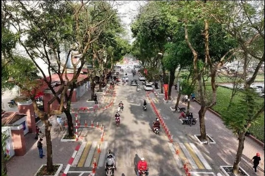 Chung tay đảm bảo an toàn giao thông cổng trường