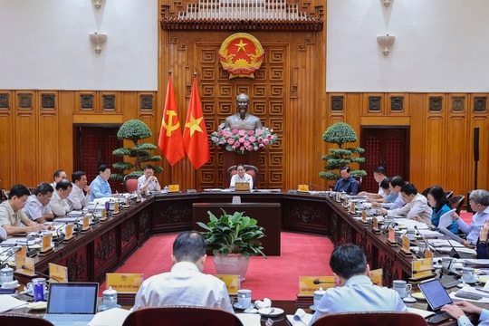 Thủ tướng Phạm Minh Chính: Tiếp tục đổi mới tư duy, cách làm trong đầu tư công, tập trung cho các dự án "xoay chuyển tình thế"