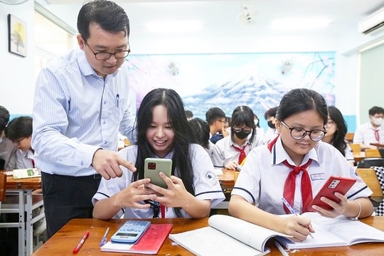 Có nên cấm điện thoại thông minh trong trường học?