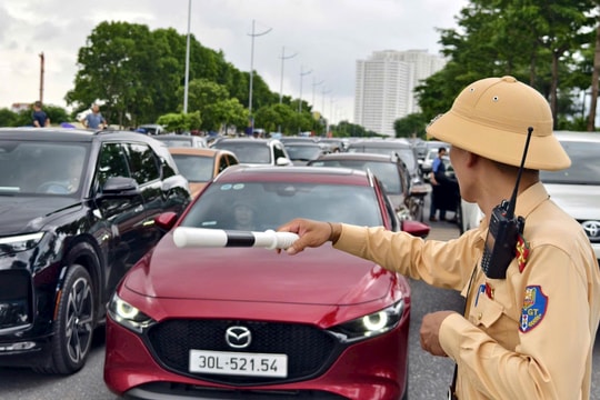 Hà Nội: Phân luồng giao thông phục vụ Triển lãm thành tựu kinh tế - xã hội đến hết 15-9