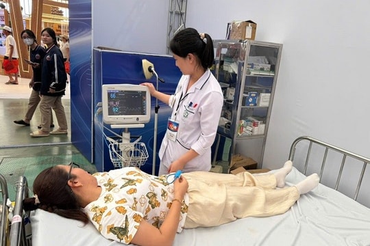 Hà Nội Hơn 400 trường hợp được hỗ trợ y tế khi tham quan Triển lãm
