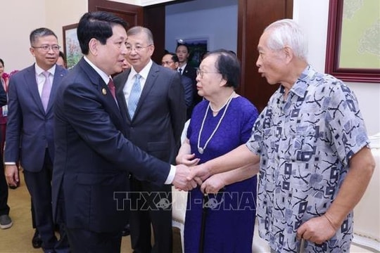 Chủ tịch nước Lương Cường tiếp gia đình các nhân sĩ hữu nghị Trung Quốc