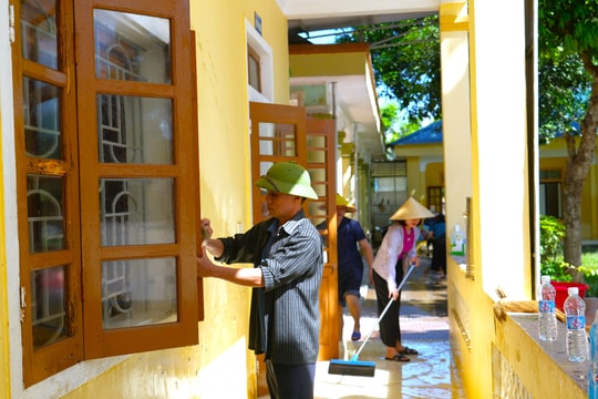 Niềm vui khai giảng có thể chưa trọn vẹn nhưng luôn cố gắng vì học sinh thân yêu