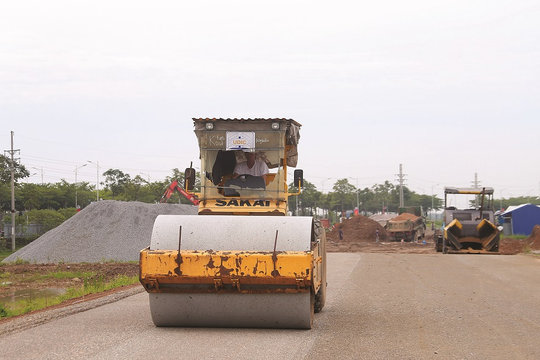 Nhộn nhịp trên công trường các công trình giao thông trọng điểm