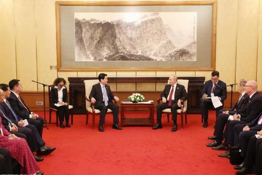 Chủ tịch nước Lương Cường hội kiến Tổng thống Nga Vladimir Putin