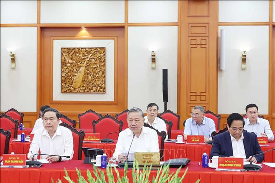 Tổng Bí thư chủ trì cuộc làm việc với Ban Thường vụ Đảng ủy MTTQ Việt Nam, các đoàn thể Trung ương
