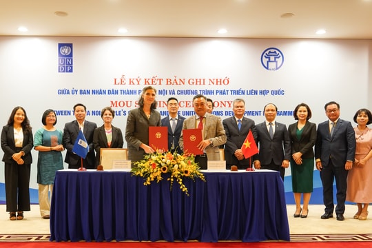 Hà Nội và UNDP ký kết hợp tác về chuyển đổi xanh, phát triển kinh tế hiện đại