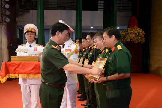 Khen thưởng 88 tập thể, cá nhân trong thực hiện nhiệm vụ A80