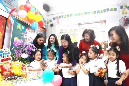 Lãnh đạo Ủy ban MTTQ Việt Nam TP Hà Nội Khai giảng năm học mới cùng thầy và trò Trường Tiểu học Tây Sơn