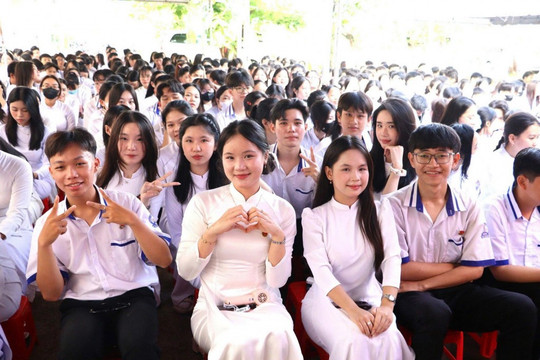 An Giang: Hơn 750.000 học sinh nô nức khai giảng năm học mới