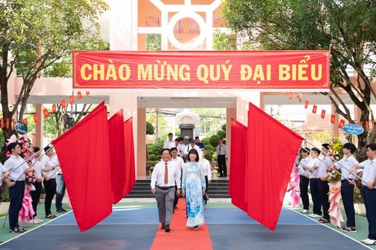 Chủ tịch UBND tỉnh An Giang dự khai giảng Trường THPT Chuyên Thoại Ngọc Hầu