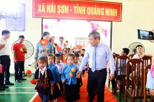 Quảng Ninh tưng bừng khai giảng năm học mới 2025 - 2026