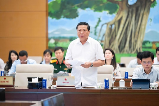 Tạo điều kiện thuận lợi cho các thành phần kinh tế tham gia bình đẳng trong xây dựng, khai thác cảng hàng không