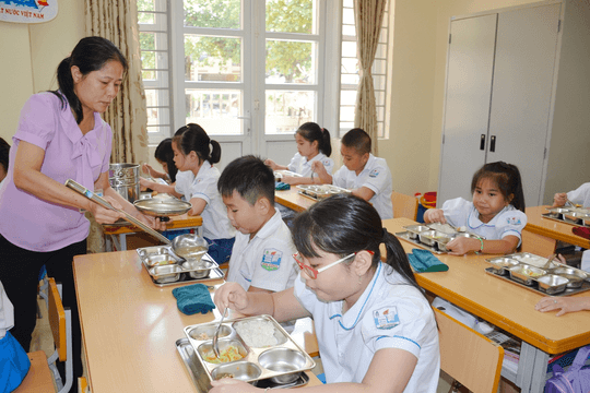 Trực tiếp: Tọa đàm trực tuyến “Bảo đảm an toàn thực phẩm và chất lượng bữa ăn học đường” tại Hà Nội