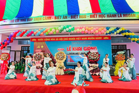 Đắk Lắk: rộn ràng ngày khai trường, thắp sáng ước mơ