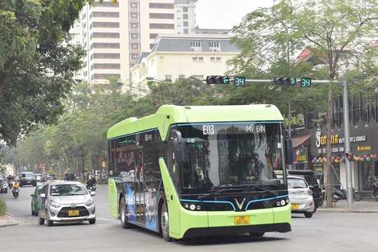 Nhất quán mục tiêu trước năm 2030, Hà Nội hoàn thành chuyển đổi sang xe buýt điện