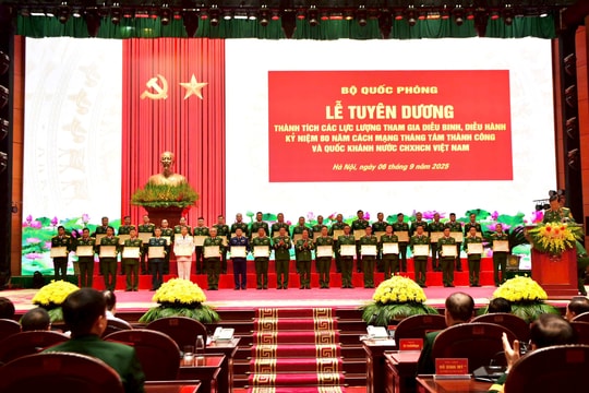 Bộ Quốc phòng tuyên dương các lực lượng tham gia diễu binh, diễu hành